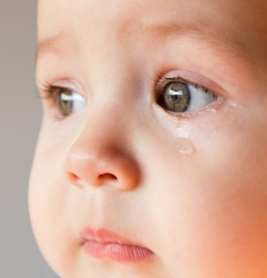 tearin-eyes-in-childhood-ocular-clinic-doctora-carretero